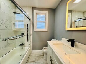 95 W 54th St in Bayonne, NJ - Building Photo - Building Photo