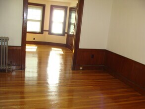 66 Brock St, Unit 1 in Boston, MA - Foto de edificio - Building Photo