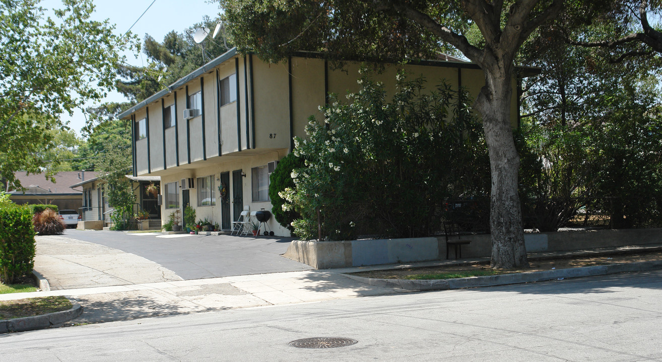 87 Oak Ave in Pasadena, CA - Foto de edificio