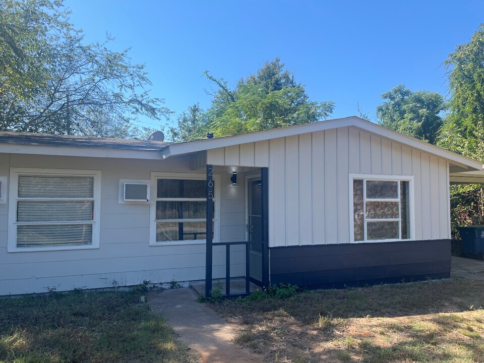 265 Houston St in Lone Star, TX - Building Photo