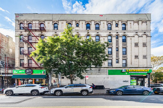 218 Scholes St in Brooklyn, NY - Building Photo - Building Photo