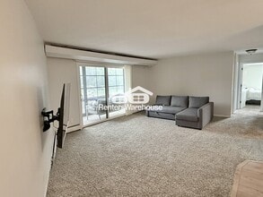 5440 3 Points Blvd in Mound, MN - Building Photo - Building Photo
