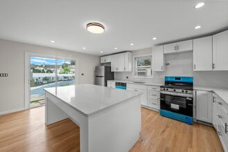 3 Park Pl in Helmetta, NJ - Foto de edificio - Building Photo