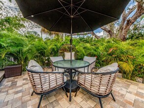 557 Florida Ave in Palm Harbor, FL - Building Photo - Building Photo