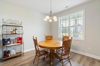 909 Freewoods Ct in Jacksonville, NC - Building Photo - Building Photo