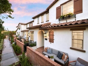 5560 Kate Way in Fontana, CA - Building Photo - Building Photo