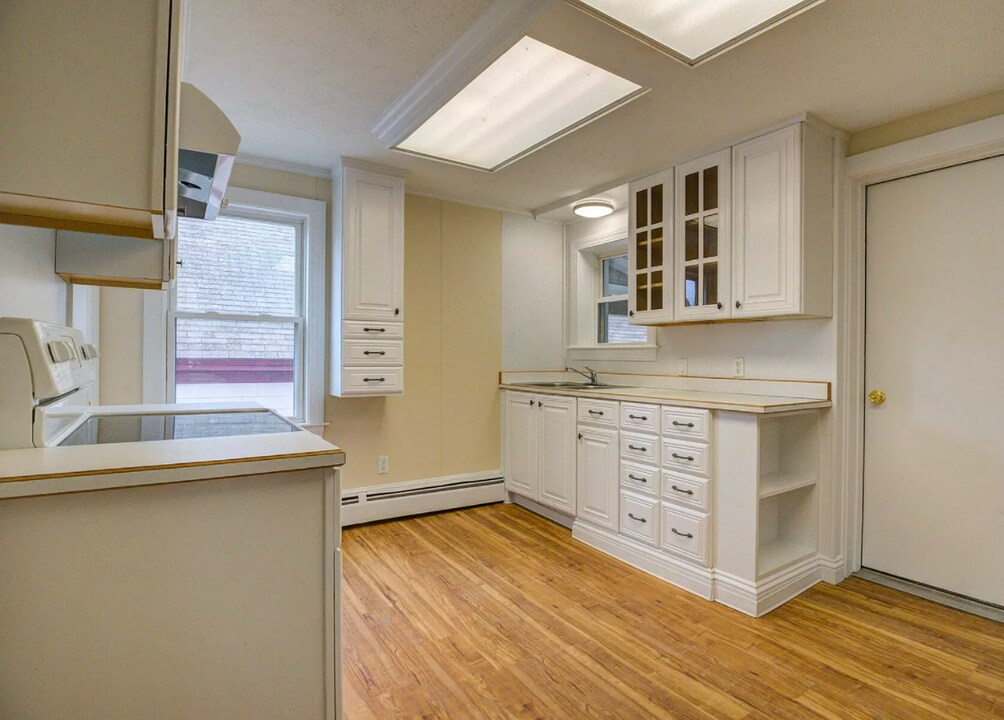 64 Bradbury St, Unit 3 in Biddeford, ME - Foto de edificio
