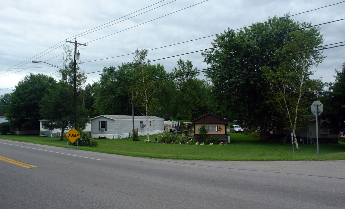 Pineridge Mobile Home Park in Nelliston, NY - Building Photo