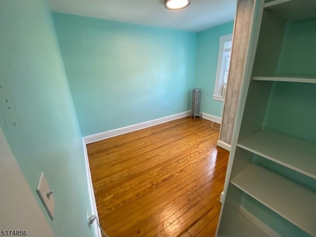 313 Hoover Ave in Bloomfield, NJ - Building Photo - Building Photo