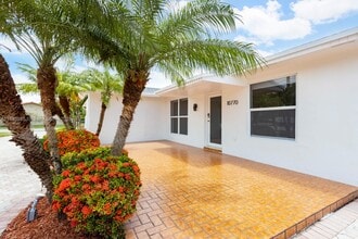 10770 SW 26th St in Miami, FL - Building Photo - Building Photo