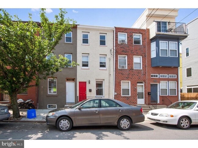 property at 132 W Thompson St