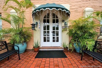 3409 S Le Jeune Rd-Unit -8 in Miami, FL - Building Photo - Building Photo