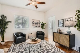 2426 S Acoma St in Denver, CO - Building Photo - Building Photo