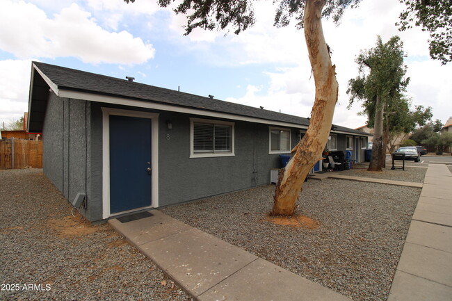 3004 E Waltann Ln in Phoenix, AZ - Building Photo - Building Photo