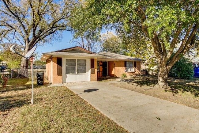 property at 3325 Sidney Dr