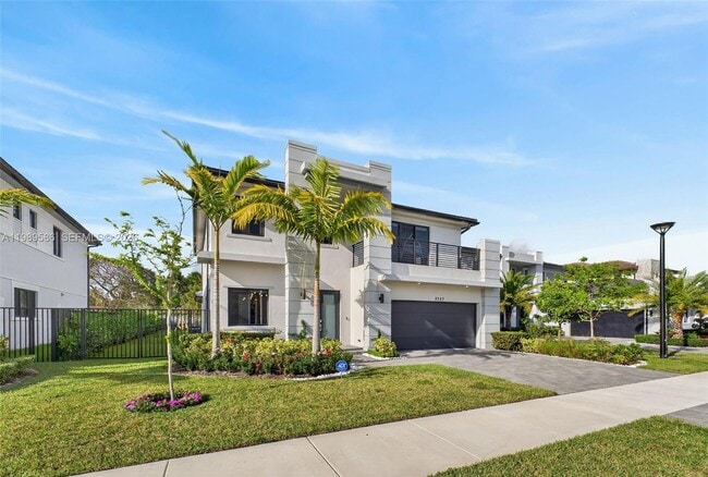 8267 SW 120th Ter in Kendall, FL - Building Photo - Building Photo