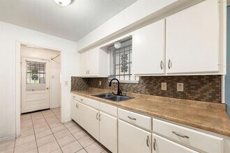 6515 Ashton St in Houston, TX - Foto de edificio - Building Photo