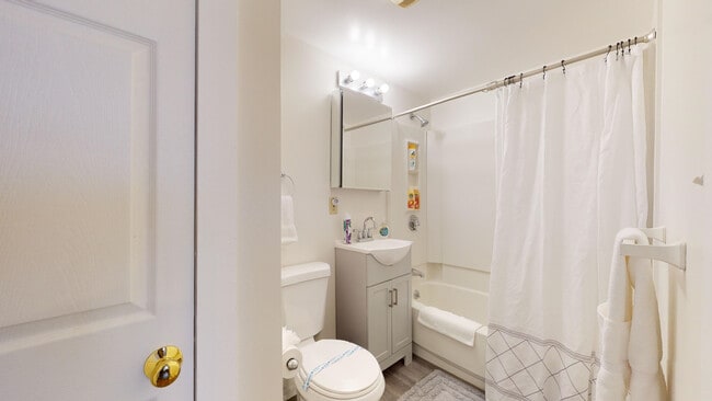 22 Hews St, Unit #2 in Cambridge, MA - Building Photo - Building Photo