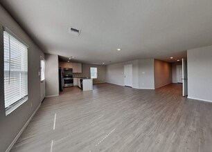 5721 Verracio Ct in San Antonio, TX - Foto de edificio - Building Photo