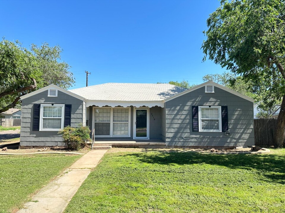 2518 28th St in Lubbock, TX - Building Photo