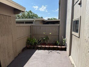 8622 Cattail Dr in Tampa, FL - Building Photo - Building Photo