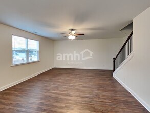2011 Williamshire Ln in Nashville, TN - Building Photo - Building Photo