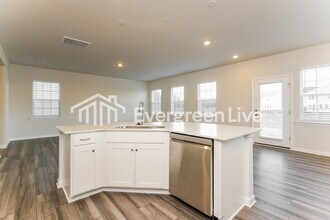 823 Pear Blossom Ct in Winston-Salem, NC - Building Photo - Building Photo