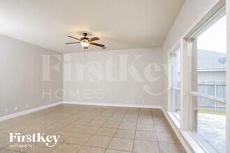 24443 Flint Creek in San Antonio, TX - Foto de edificio - Building Photo