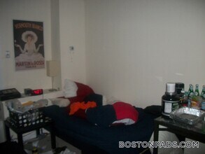 62 Boylston St, Unit 319 in Boston, MA - Building Photo - Building Photo