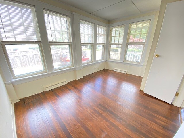15 Oakwood Rd in Huntington, NY - Building Photo