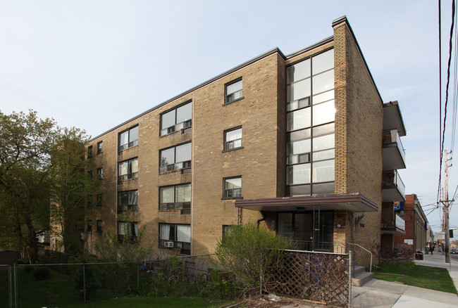 Eastwood Apartments in Toronto, ON - Building Photo - Building Photo