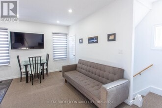 231 Front St S in Orillia, ON - Building Photo - Building Photo