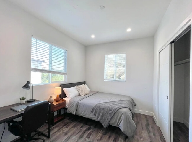 1638 N Soto St in Los Angeles, CA - Foto de edificio - Building Photo