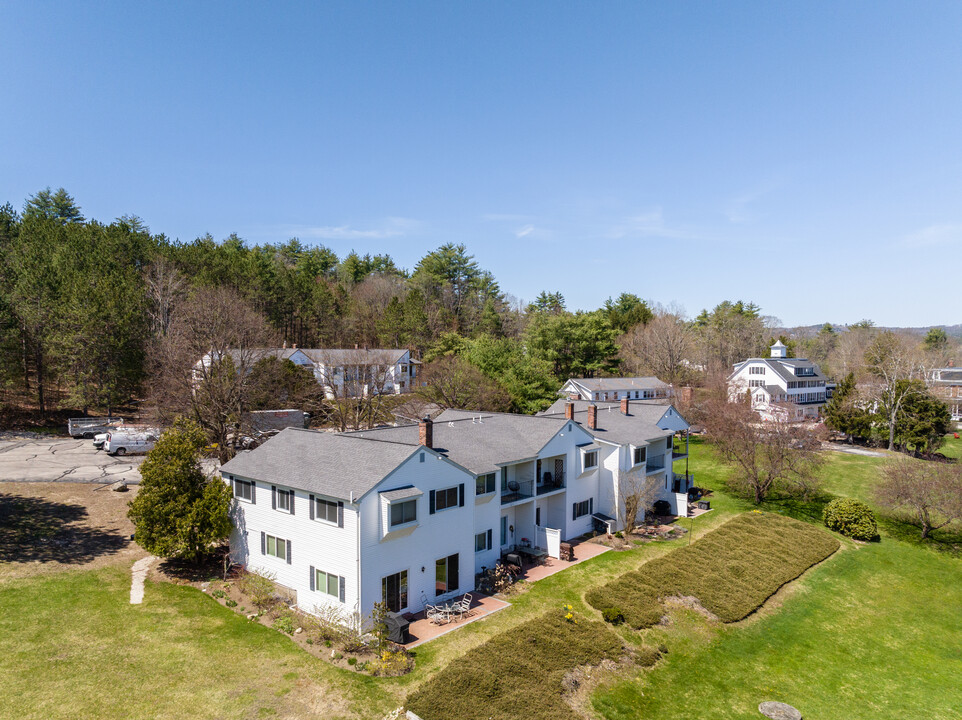 Country Mansion in Amherst, NH - Building Photo