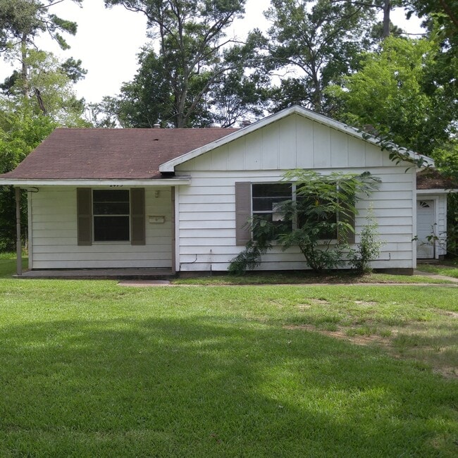 property at 2475 Hybrook Ln