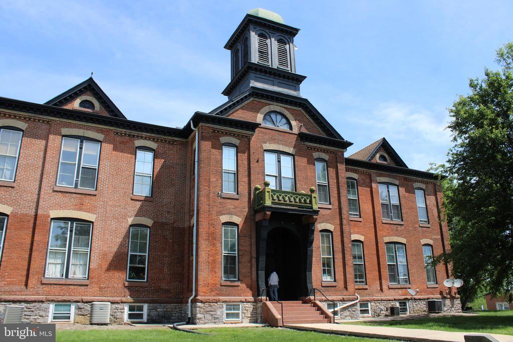 745 Manor St in Columbia, PA - Foto de edificio