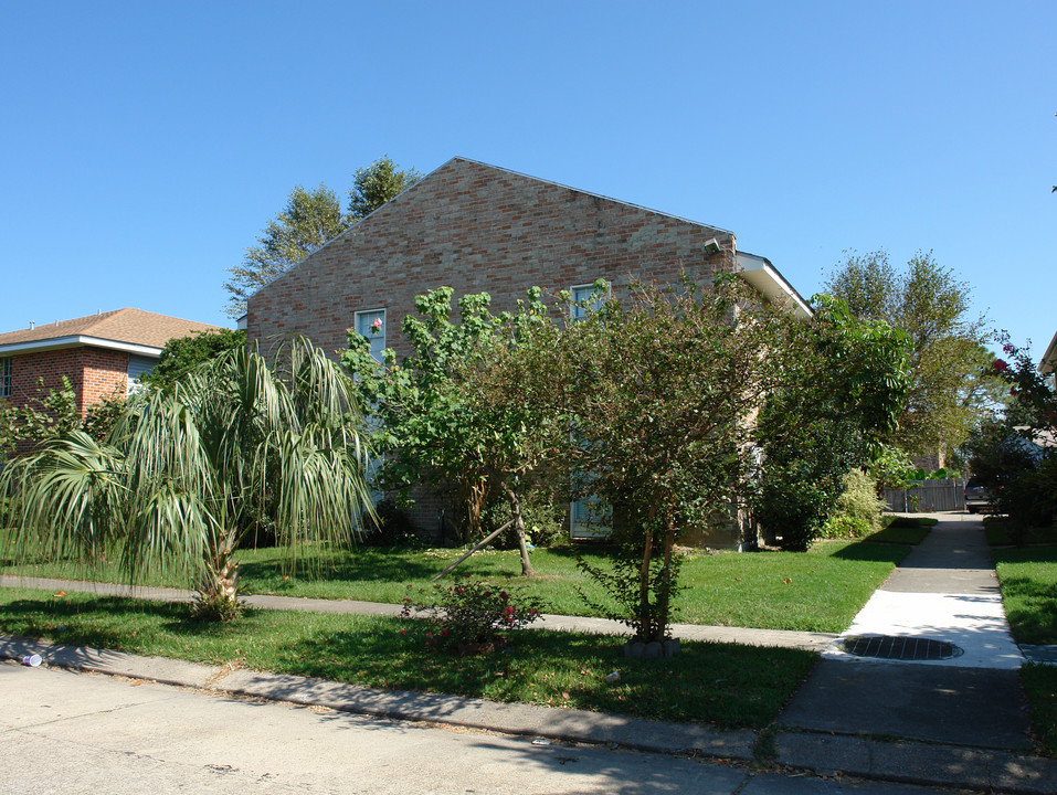 3664 Martinique Ave in Kenner, LA - Foto de edificio