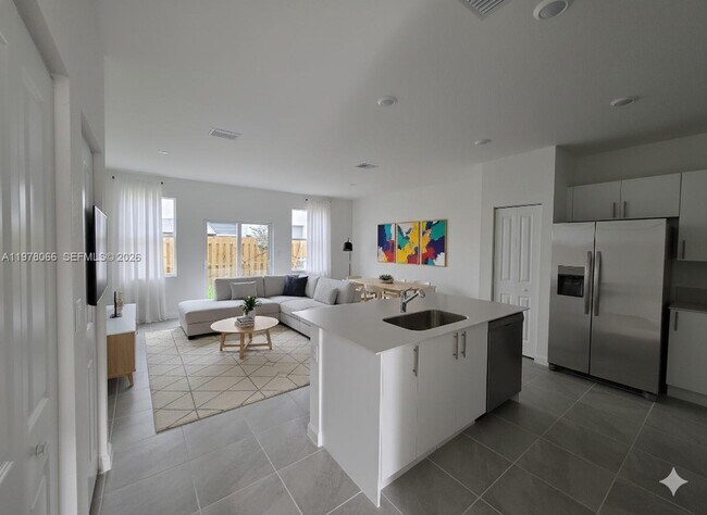 300 10th Ct in Florida City, FL - Building Photo - Building Photo