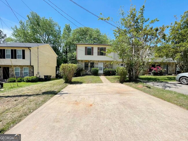 4030 Laurie Jo Dr SW in Marietta, GA - Foto de edificio - Building Photo