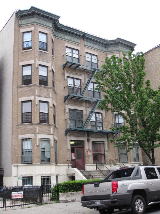 273 Quincy St in Brooklyn, NY - Building Photo