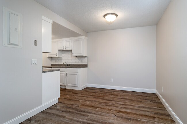 Folly Hill Meadows in Beverly, MA - Foto de edificio - Interior Photo