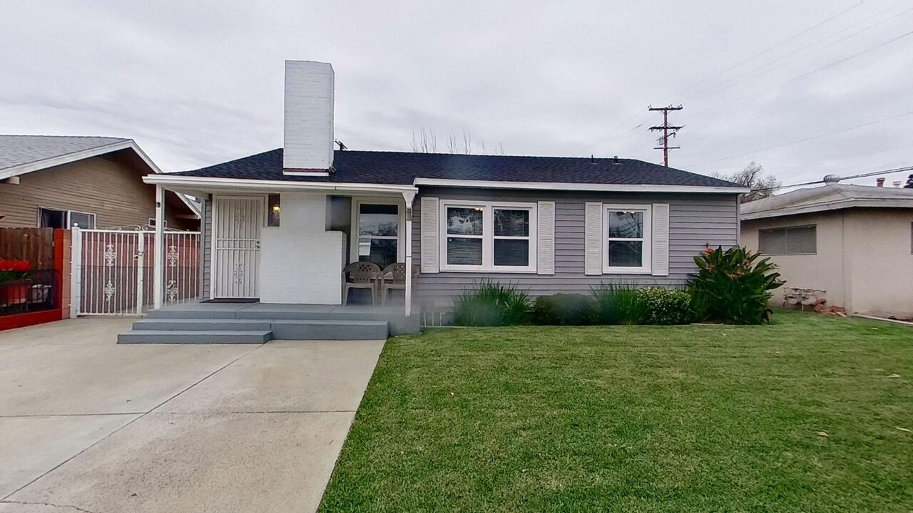 329 E Stanford St in Santa Ana, CA - Foto de edificio