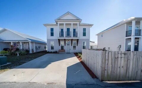 407 Raven Ln