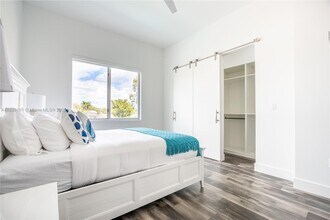 3461 SW 25th St in Miami, FL - Building Photo - Building Photo