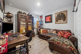 8300 Augeron Dr in Austin, TX - Building Photo - Building Photo