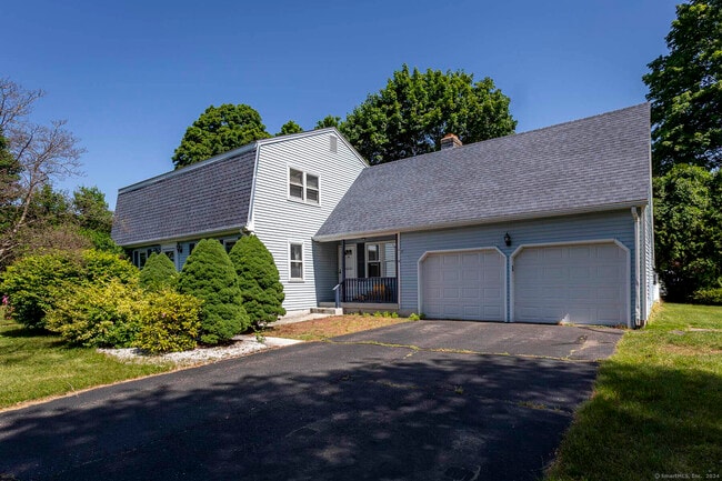 32 Bourbon St in South Windsor, CT - Building Photo - Building Photo