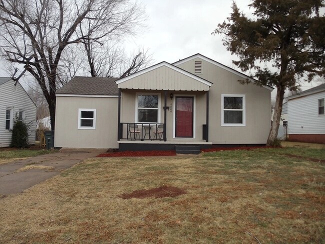 property at 4009 SE 25th St