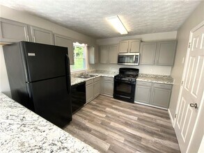 109 Indian Trail Dr in Powder Springs, GA - Building Photo - Building Photo
