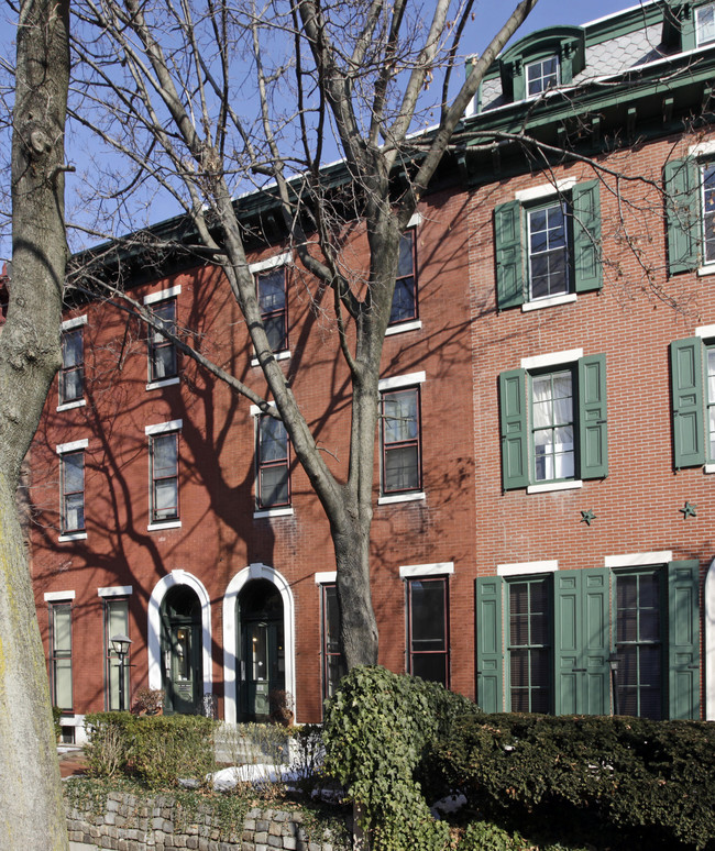 2105 Green St in Philadelphia, PA - Foto de edificio - Building Photo