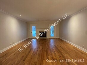 925 Indian Boundary Dr in Westmont, IL - Building Photo - Building Photo
